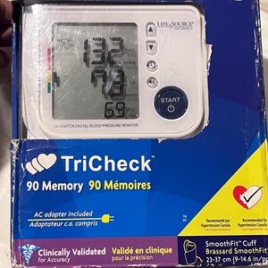 LifeSource Blood Pressure Monitor with TriCheck Technology with 90 Memory